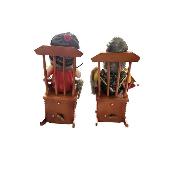 Steinbach Volkskunst Smoker Grandma & Grandpa Rocking Chair Music Boxes Set - Picture 3 of 6